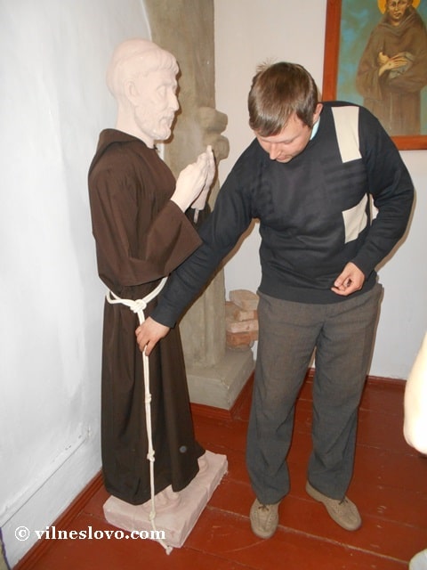 Монах капуцин, Острозька академія