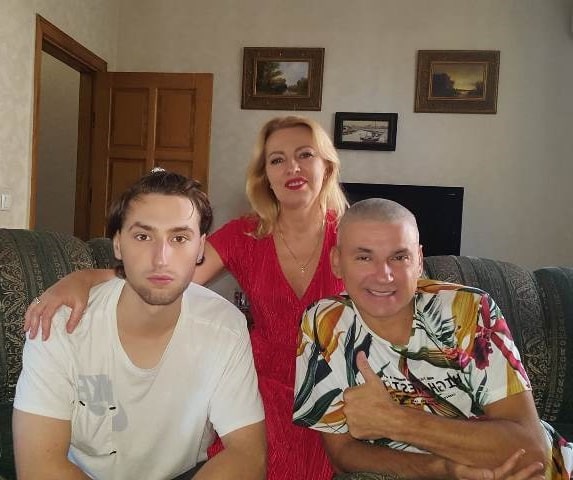 Андрій Лєбіга з батьками